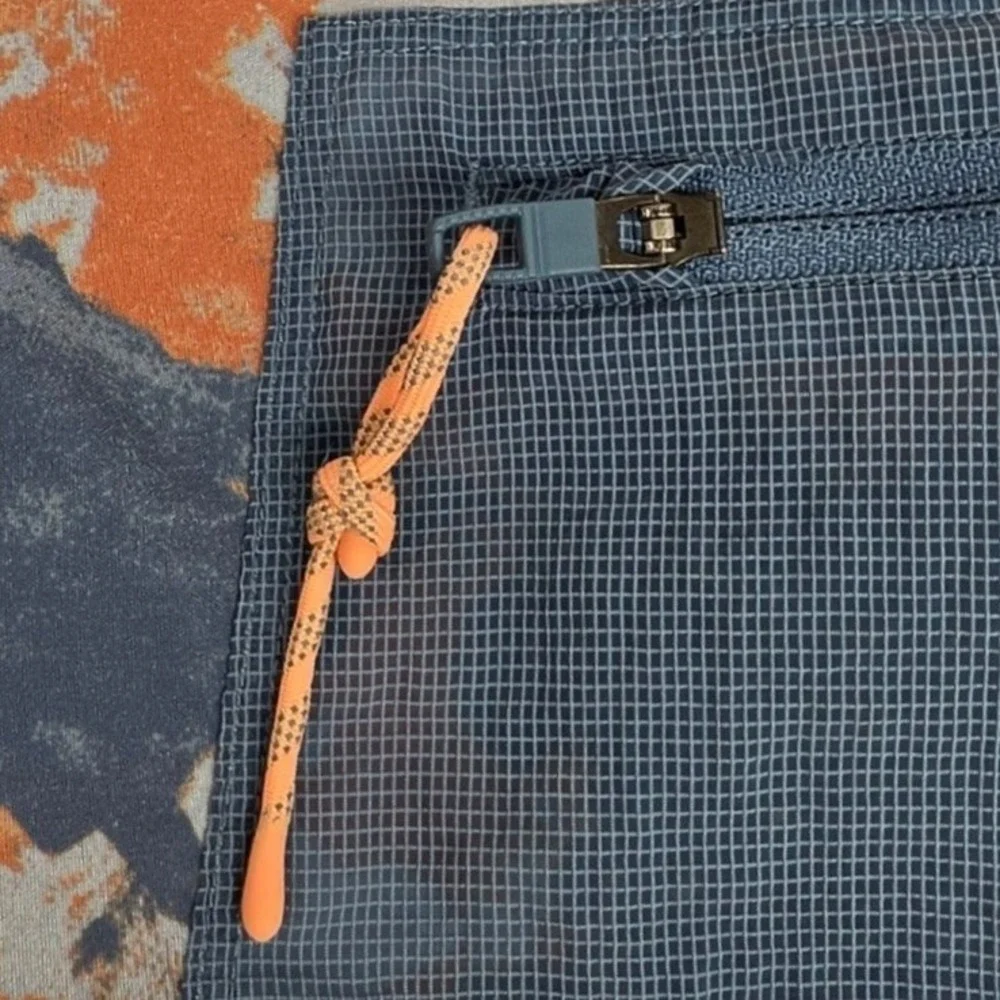 Lululemon Mens Camo Athletic Shorts Orange Blue Mesh Pocket LM7B06S Size M